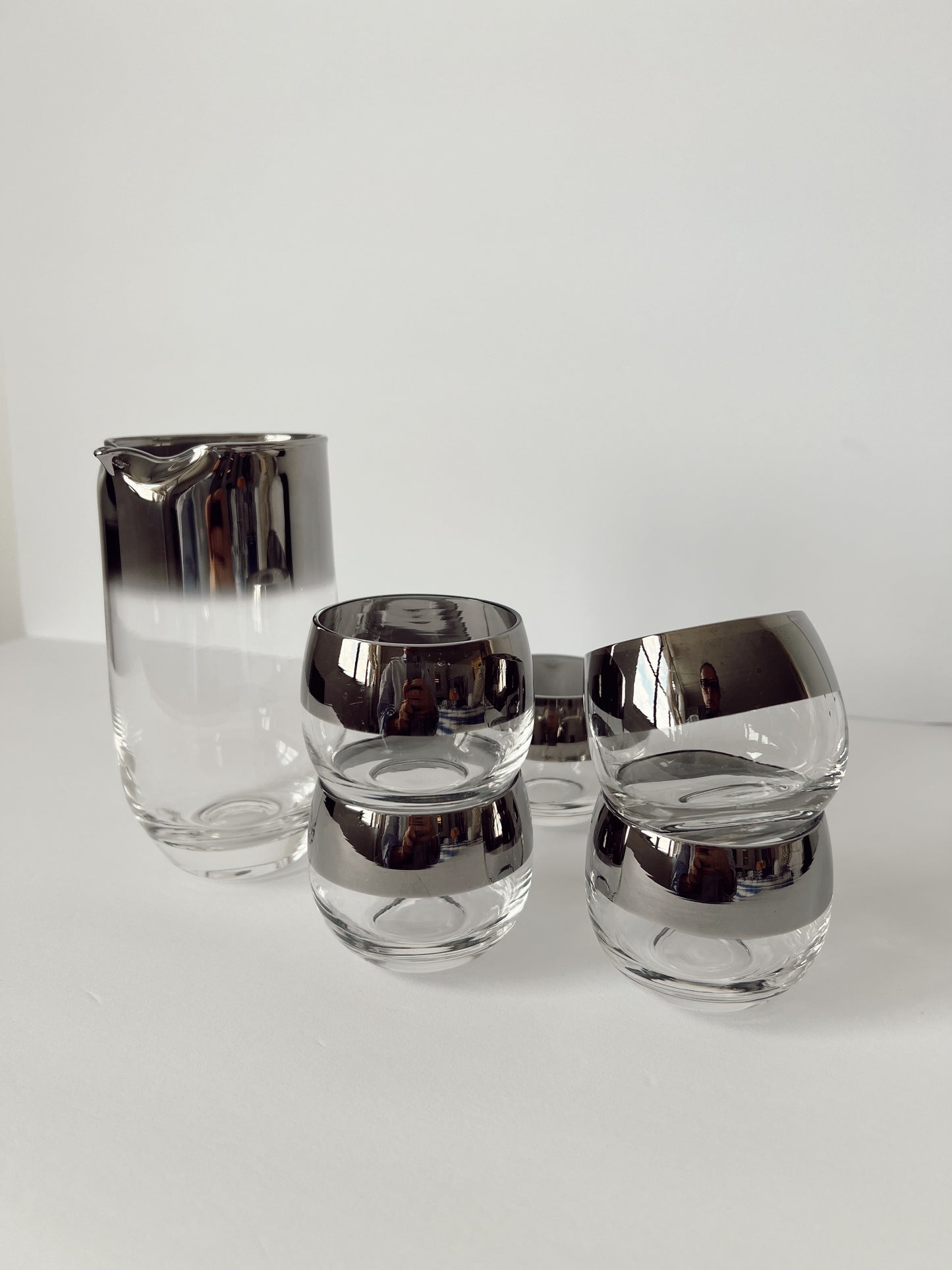 Vintage Dorothy Thorpe Cocktail Set