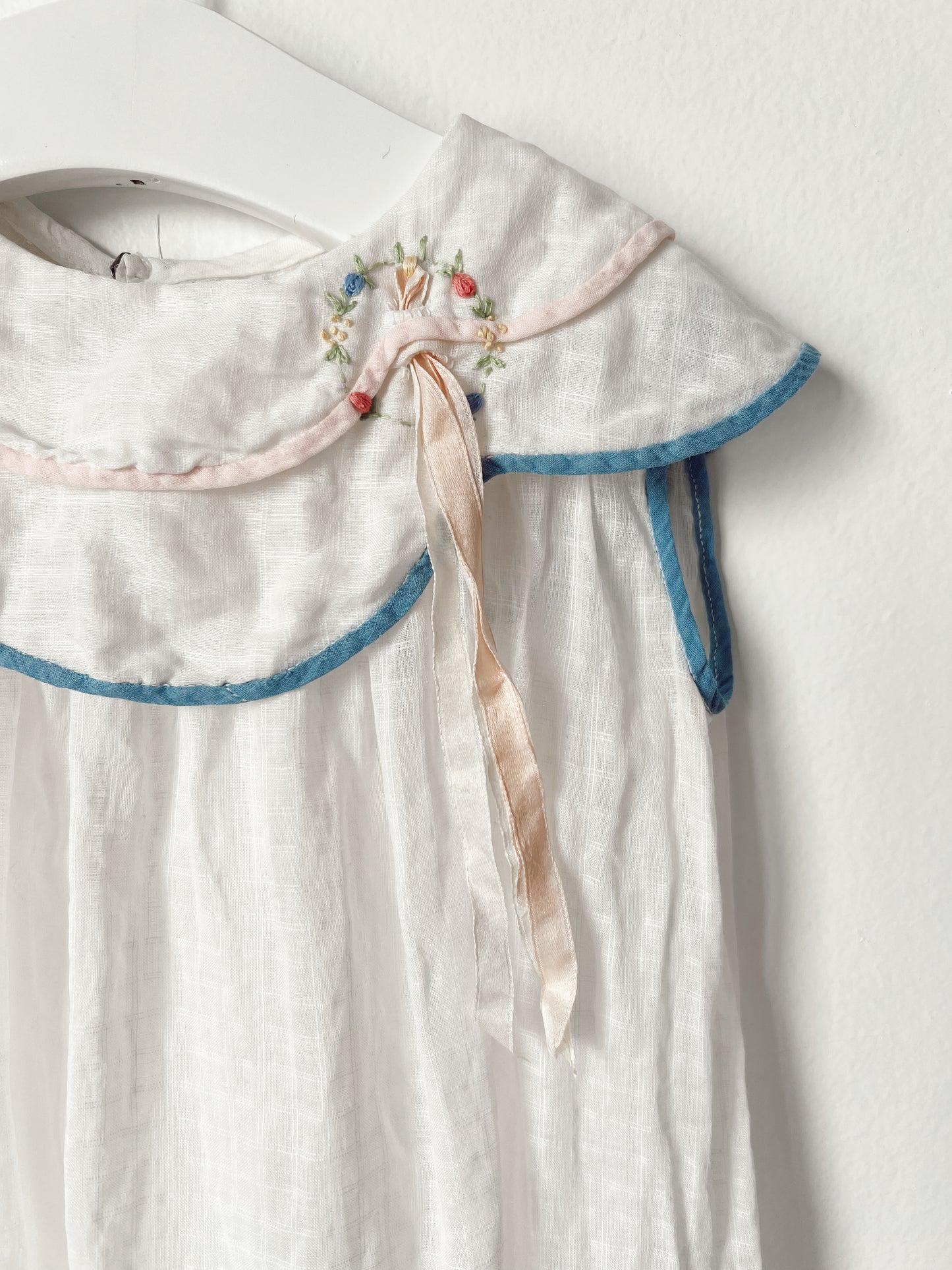 1940's Cotton Embroidered Wreath Dress