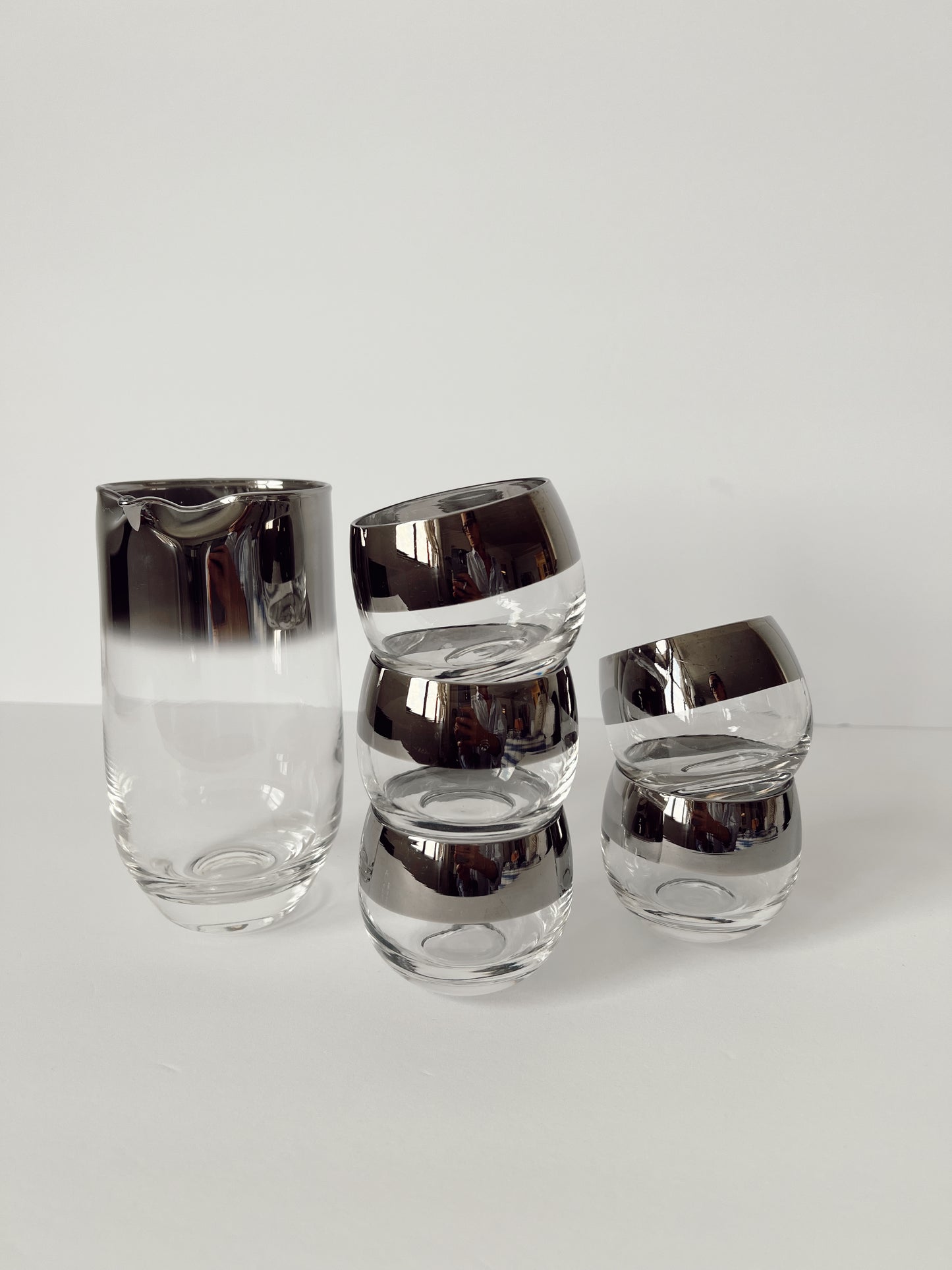 Vintage Dorothy Thorpe Cocktail Set